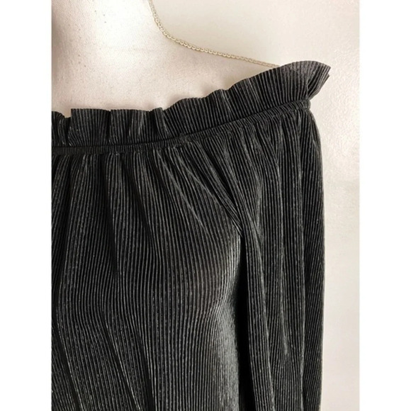 JOA Los Angeles Black Ruffle Off The Shoulder Top - Picture 2 of 4